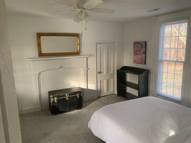 West bedroom - 4250 Louis Draughon Rd