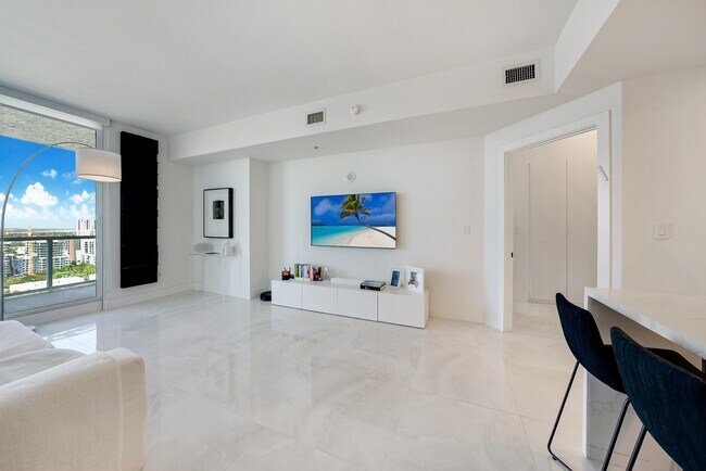 Foto del edificio - 315 NE 3rd Ave