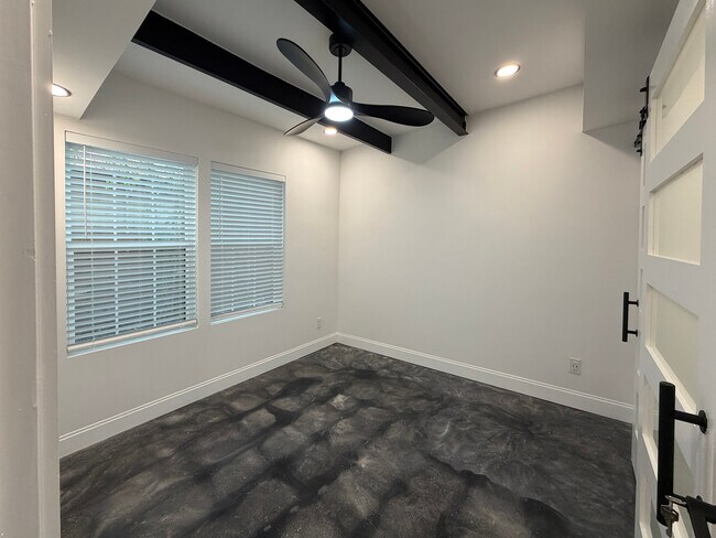 Foto del edificio - 222 S Olive St