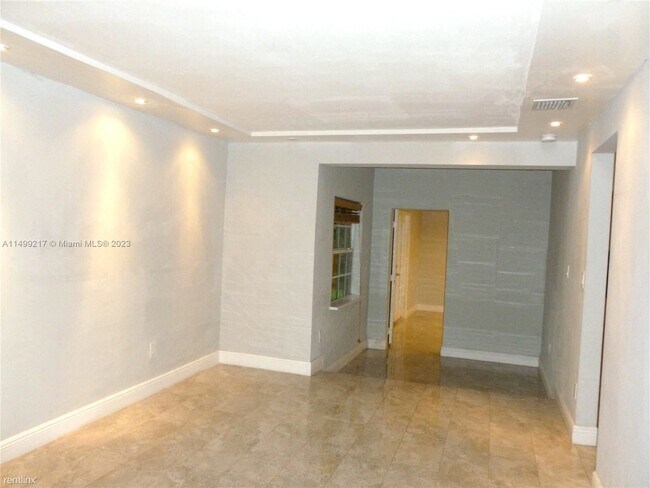Building Photo - 4 br, 2 bath House - 860 NE 123rd St
