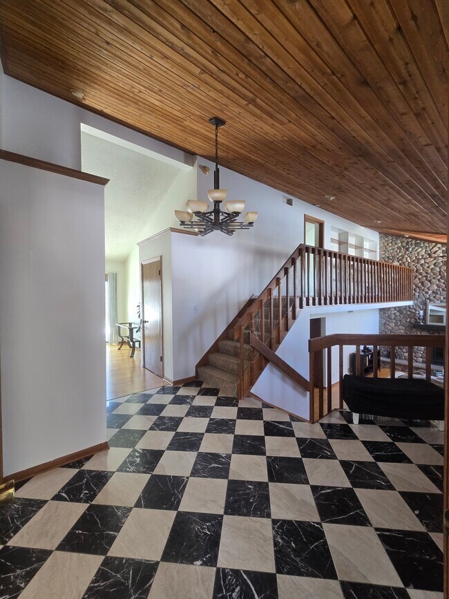 Foto del edificio - 8145 S White Oak Dr