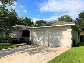 Building Photo - 7351 Sonnet Glen Ln