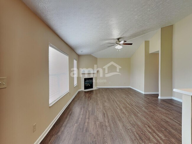 Foto del edificio - 970 Foxtail Dr