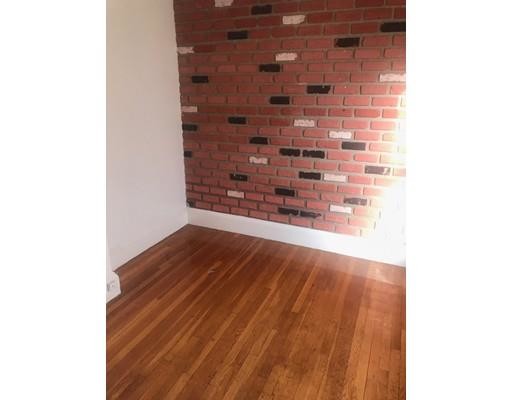 Primary Photo - 17 Kensington St