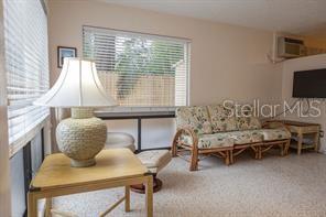 Foto del edificio - 145 10th Ave N