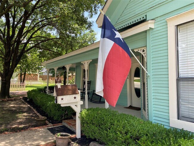 Foto del edificio - 306 Austin St