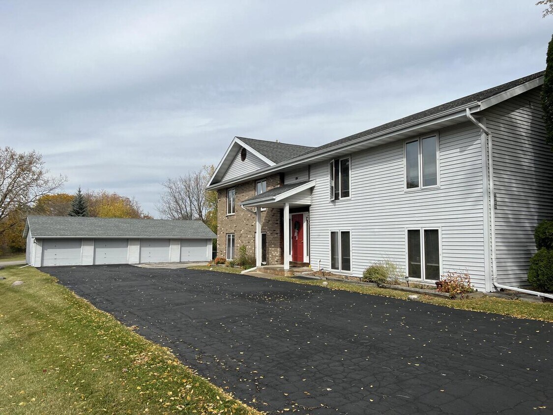 336 Manchester Ln, Hartland, WI 53029 336 Manchester Ln Hartland, WI