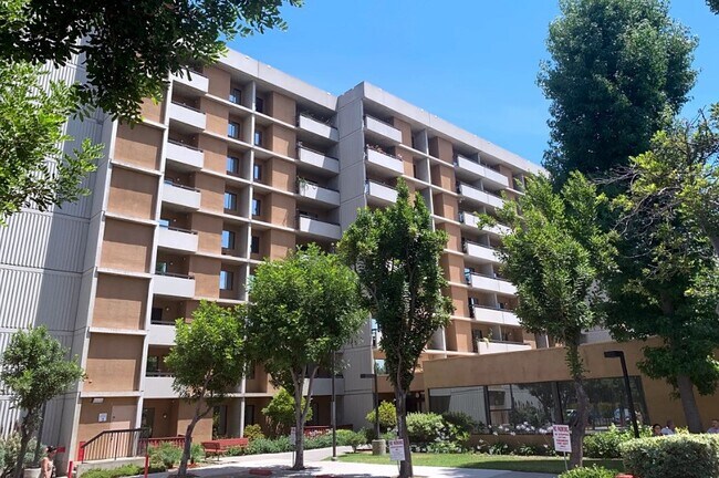 Foto del edificio - 440 N Madison Ave