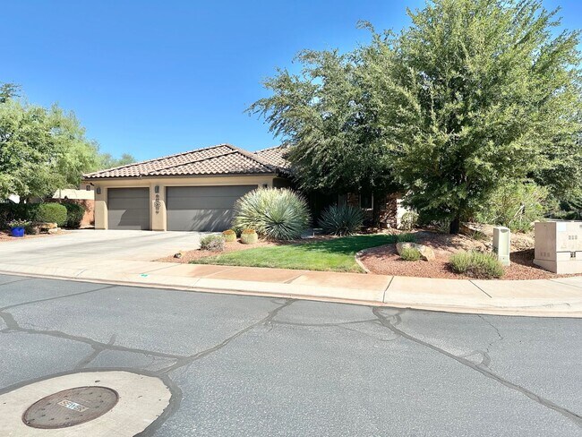 Building Photo - 391 Desert Rose Way