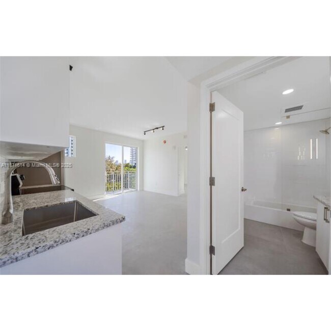 Foto del edificio - 1536 NW 15th Ave