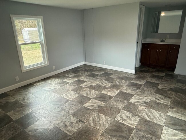 Building Photo - Nice 2 bedroom, 2 bath Mobile Home