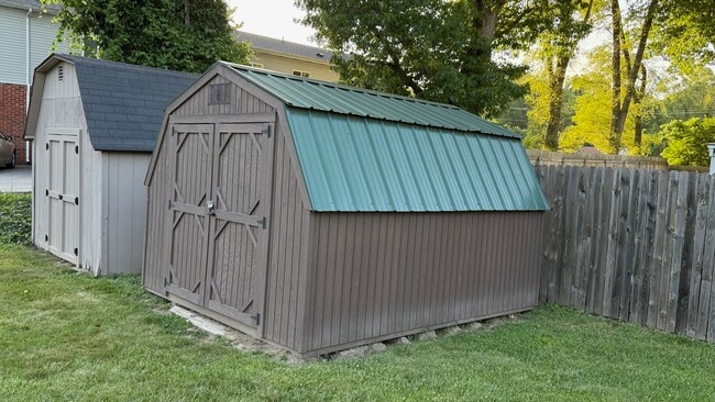 Storage Shed - 9754 Rosehill Rd