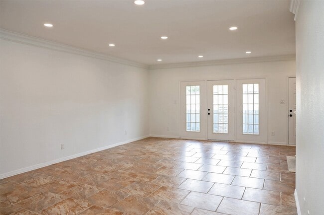 Building Photo - 290 Wilcrest Dr