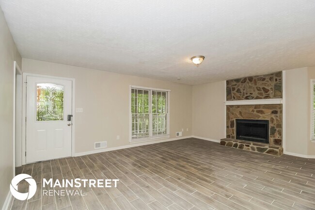 Building Photo - 345 Justin Dr