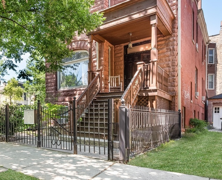 Primary Photo - 2156 W Pierce Ave
