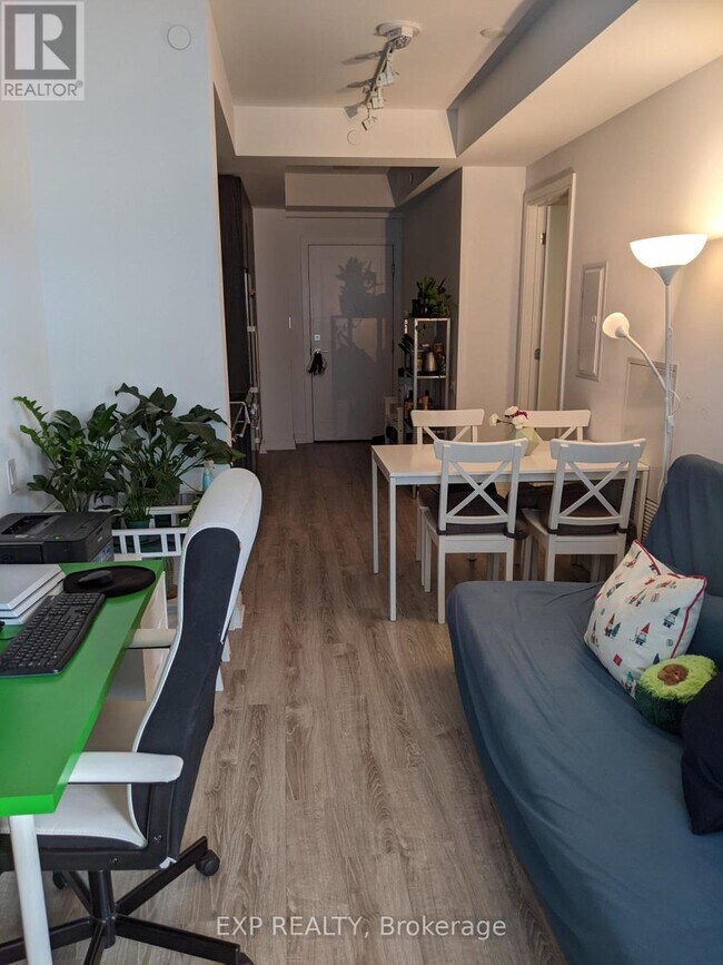 Building Photo - 50 Charles St E