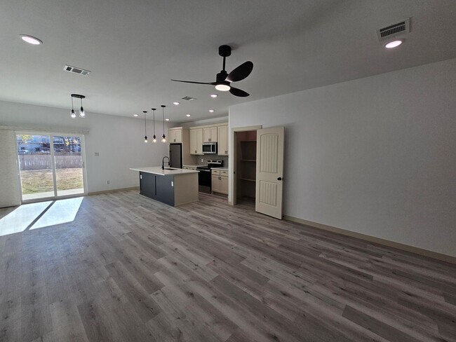 Foto del edificio - BRAND NEW BUILD!!