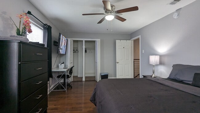 Building Photo - 3715 Eagle St Building Photo - 3715 Eagle St