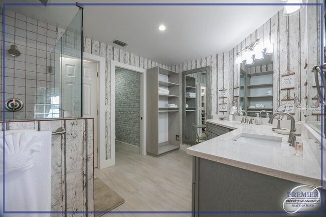 Building Photo - ***FULLY FURNISHED*** WALDEN OAKS *** 2 BE...