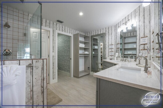 Foto del edificio - ***FULLY FURNISHED*** WALDEN OAKS *** 2 BE...