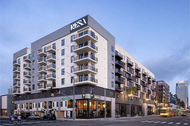 Building Photo - Resa Long Beach