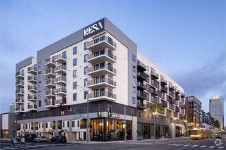 Building Photo - Resa Long Beach