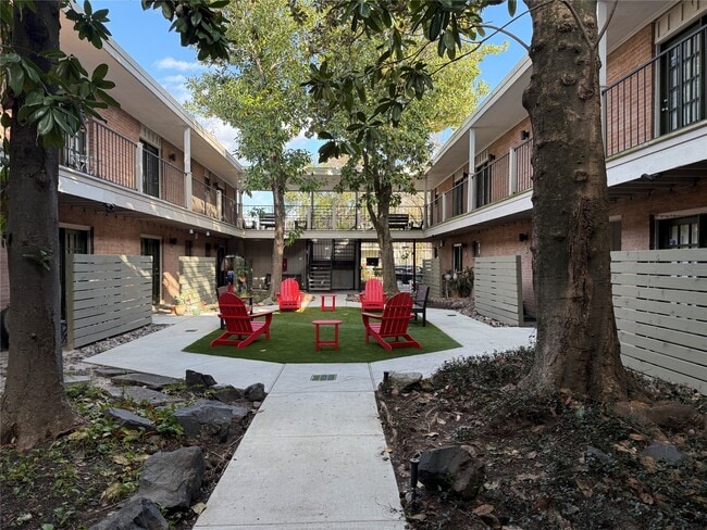 Building Photo - 1801 Cortlandt St