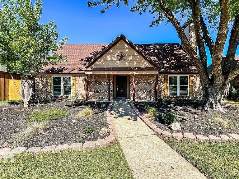 Photo - 605 Pyramid Dr