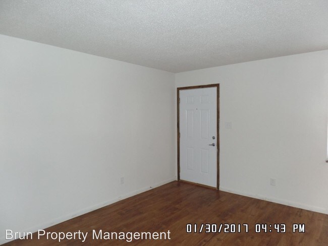 Building Photo - 706 E Inskip Dr