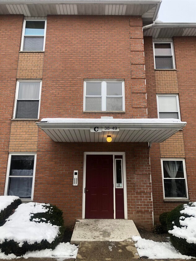 Foto del edificio - 43 Riverview Ct