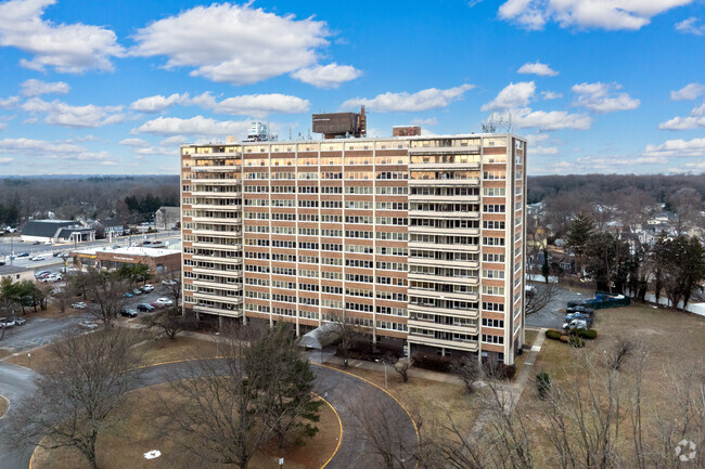 Building Photo - Barclay Towers