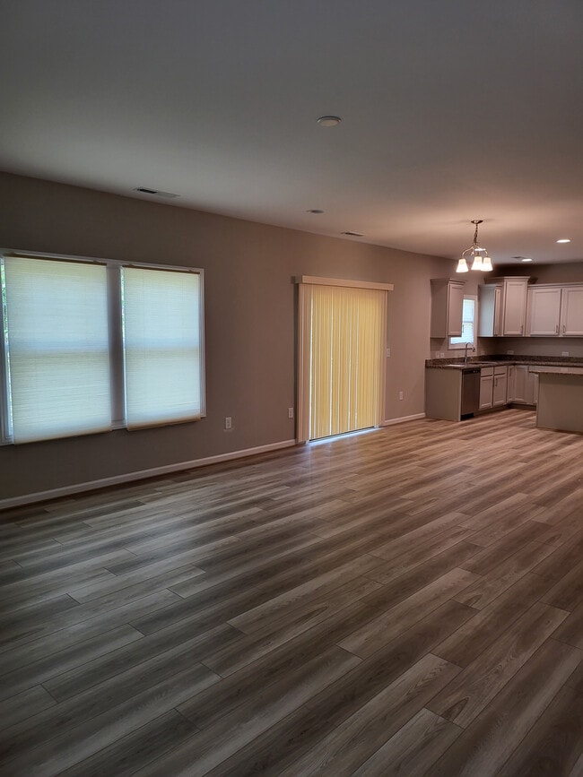 Building Photo - Room in Single Family Home on Tawny View Ln
