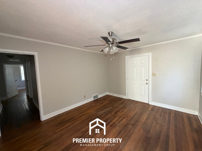 Building Photo - 3145 N Lafayette Cir