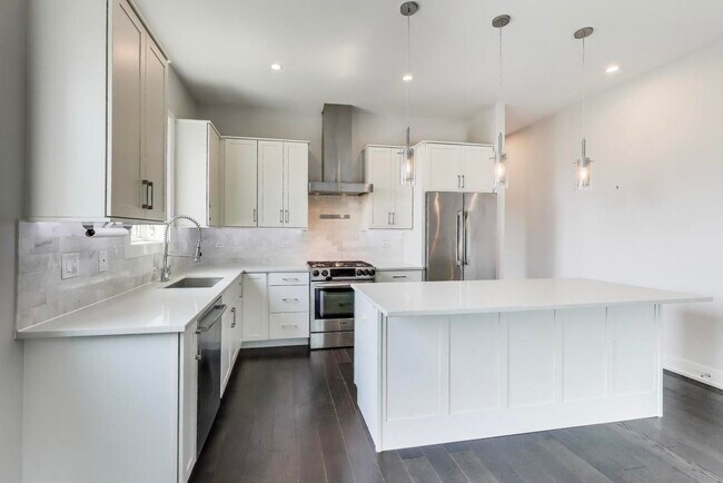 Foto del edificio - 3224 N Elston Ave
