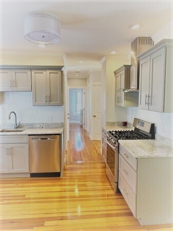 Building Photo - 17 Coburn St