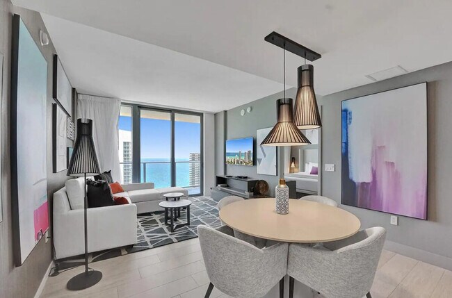 Building Photo - 4010 S Ocean Dr