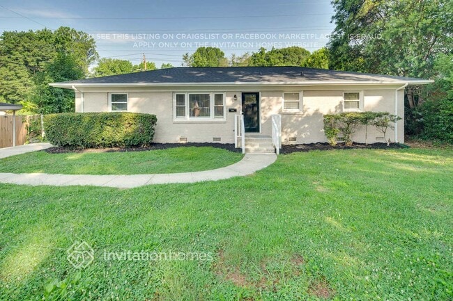Building Photo - 909 Friendly Pl