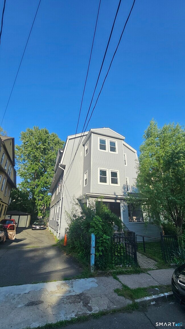 Foto del edificio - 142-144-144 Adams St
