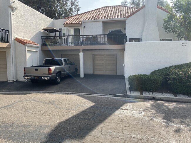 Building Photo - 4608 Villas Dr