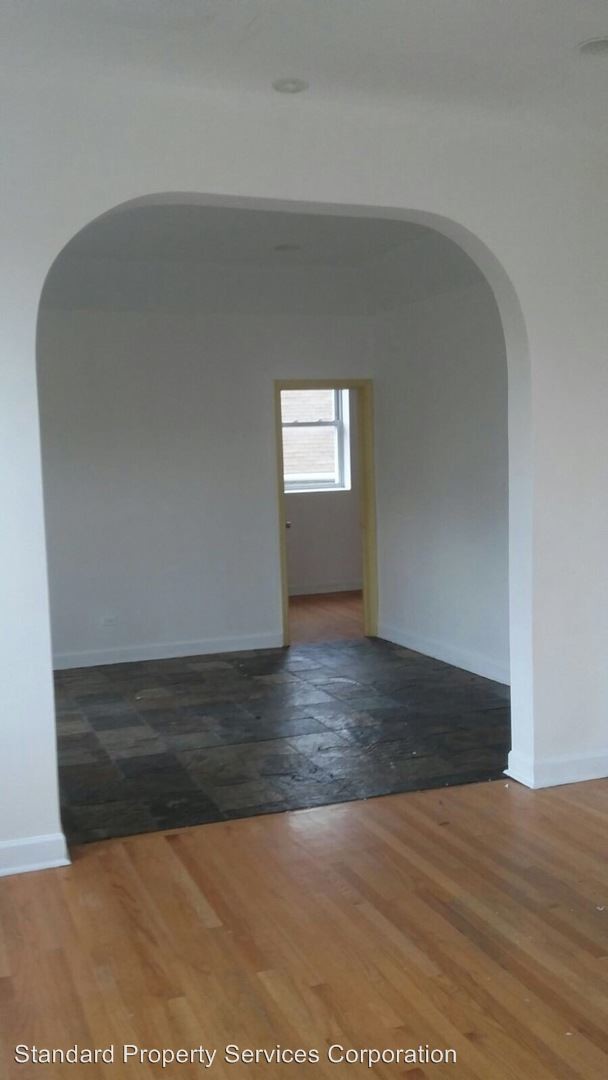 Building Photo - 3 br, 1 bath  - 2300 S Troy St.