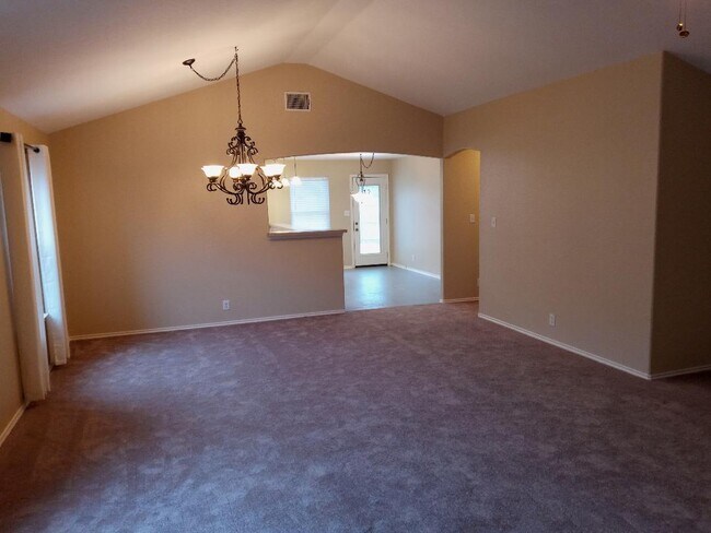 Building Photo - 204 Latigo Ln