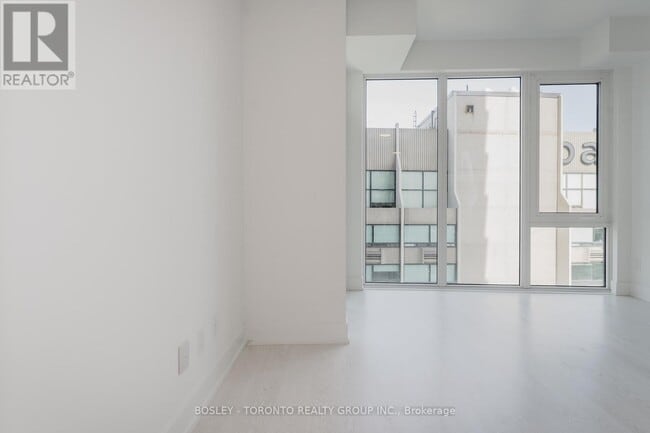 Building Photo - 308 Jarvis St