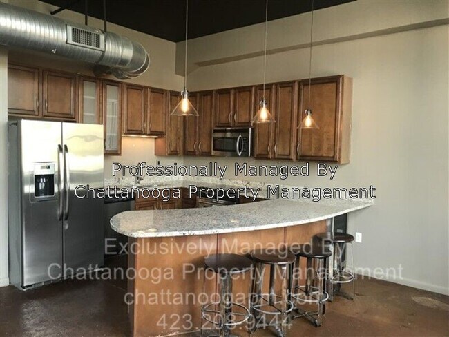 Building Photo - ONE MONTH FREE RENT w signed lease by 2/29/20