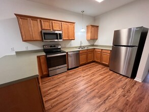 Building Photo - 4672 Crossing Ct