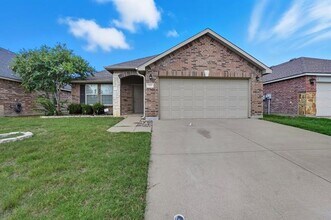 Building Photo - 300 Fossil Bridge Dr
