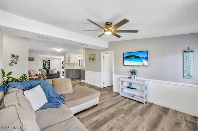 Building Photo - 2047 Harbor Ln