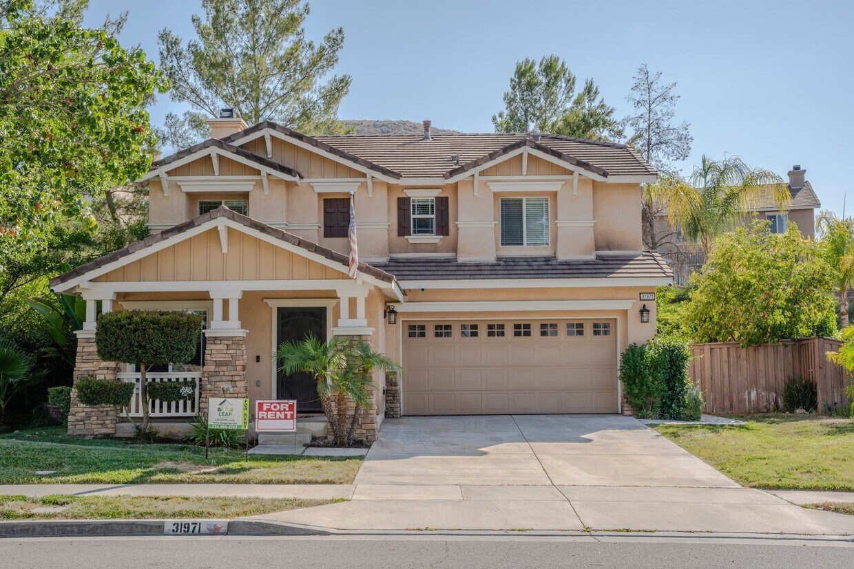 Primary Photo - Beautiful Family Home