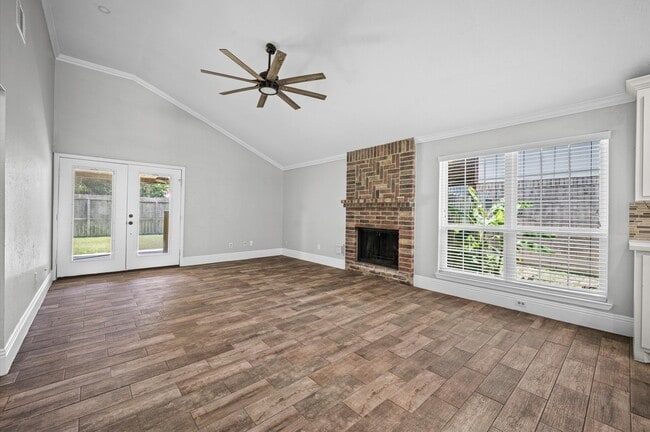 Building Photo - 24211 Landing Way Dr