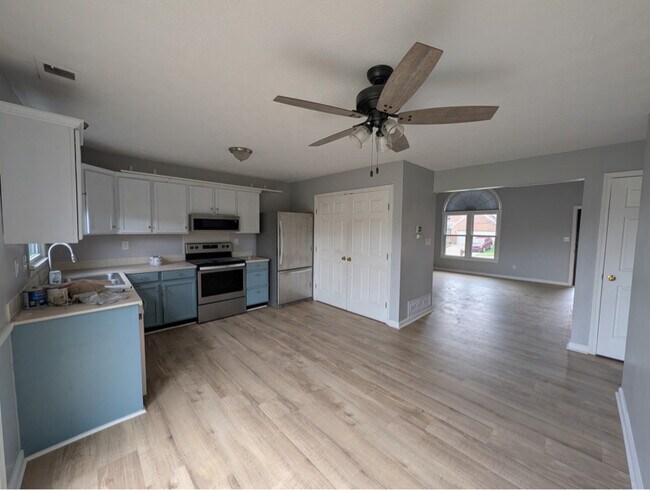 Foto del edificio - 3624 Beechwood Cir