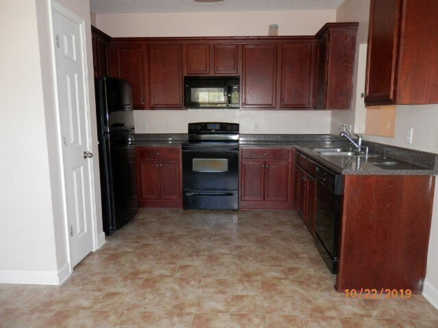 Building Photo - Move in Ready